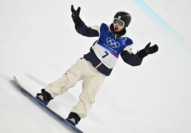 (260213) -- LIVIGNO, Feb. 13, 2026 (Xinhua) -- Yamada Ryusei of Japan competes during the men's snowboard halfpipe final at the Milan-Cortina 2026 Olympic Winter Games in Livigno, Italy, Feb. 13, 2026. (Xinhua/Zhang Hongxiang)