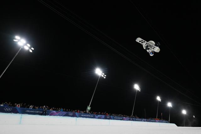 (260213) -- LIVIGNO, Feb. 13, 2026 (Xinhua) -- Hirano Ruka of Japan competes during the men's snowboard halfpipe final at the Milan-Cortina 2026 Olympic Winter Games in Livigno, Italy, Feb. 13, 2026. (Xinhua/Xia Yifang)