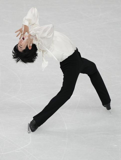(260214) -- MILAN, Feb. 14, 2026 (Xinhua) -- Cha Junhwan of South Korea performs during the men's single skating free skating of figure skating event at the Milan-Cortina 2026 Olympic Winter Games in Milan, Italy, Feb. 13, 2026. (Xinhua/Xue Yuge)