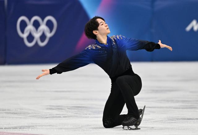 (260214) -- MILAN, Feb. 14, 2026 (Xinhua) -- Kagiyama Yuma of Japan performs during the men's single skating free skating of figure skating event at the Milan-Cortina 2026 Olympic Winter Games in Milan, Italy, Feb. 13, 2026. (Xinhua/Cheng Min)