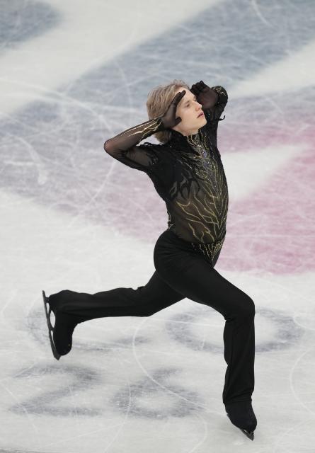 (260214) -- MILAN, Feb. 14, 2026 (Xinhua) -- Ilia Malinin of the United States performs during the men's single skating free skating of figure skating event at the Milan-Cortina 2026 Olympic Winter Games in Milan, Italy, Feb. 13, 2026. (Xinhua/Xue Yuge)