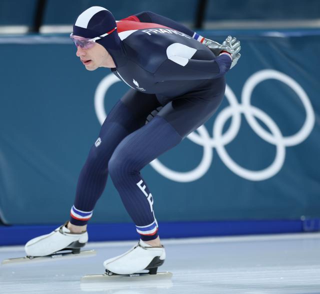 (260214) -- MILAN, Feb. 14, 2026 (Xinhua) -- Timothy Loubineaun of France competes during the speed skating men's 10000m event at the Milan-Cortina 2026 Olympic Winter Games in Milan, Italy, Feb. 13, 2026. (Xinhua/Li Jing)