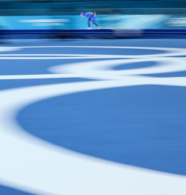 (260214) -- MILAN, Feb. 14, 2026 (Xinhua) -- Riccardo Lorello of Italy competes during the speed skating men's 10000m event at the Milan-Cortina 2026 Olympic Winter Games in Milan, Italy, Feb. 13, 2026. (Xinhua/Li Jing)