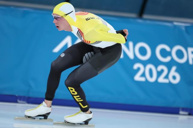 (260214) -- MILAN, Feb. 14, 2026 (Xinhua) -- Belgium's Bart Swings competes during the speed skating men's 10000m event at the Milan-Cortina 2026 Olympic Winter Games in Milan, Italy, Feb. 13, 2026. (Xinhua/Li Jing)