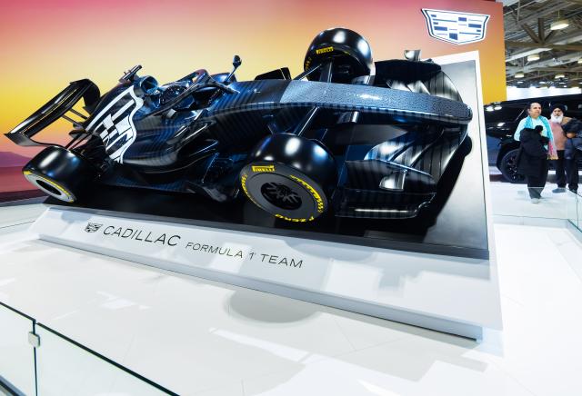 (260214) -- TORONTO, Feb. 14, 2026 (Xinhua) -- A Cadillac Formula 1 concept car is pictured at the 2026 Canadian International AutoShow in Toronto, Canada, Feb. 13, 2026.
  The 10-day show kicked off here on Friday, with over 40 automotive brands showcasing the latest innovations, trends and advancements in the auto industry. (Photo by Zou Zheng/Xinhua)
