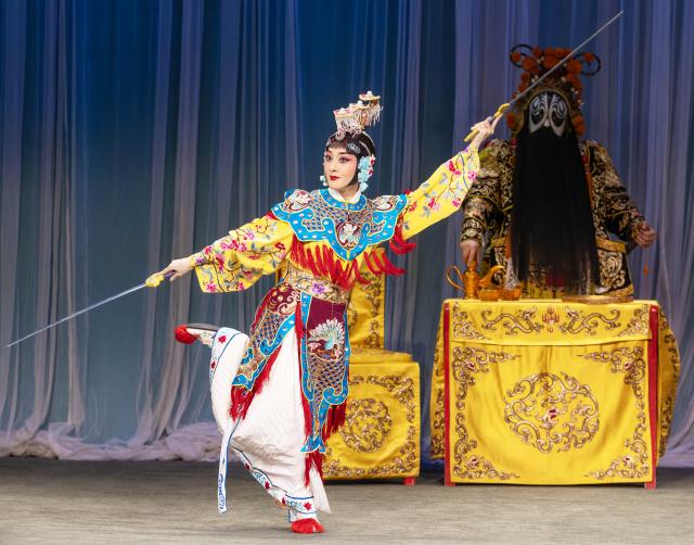 (260214) -- TORONTO, Feb. 14, 2026 (Xinhua) -- Performers from the China National Peking Opera Company act onstage during the 2026 Happy Chinese New Year Peking Opera Gala in Toronto, Canada, on Feb. 13, 2026. (Photo by Zou Zheng/Xinhua)