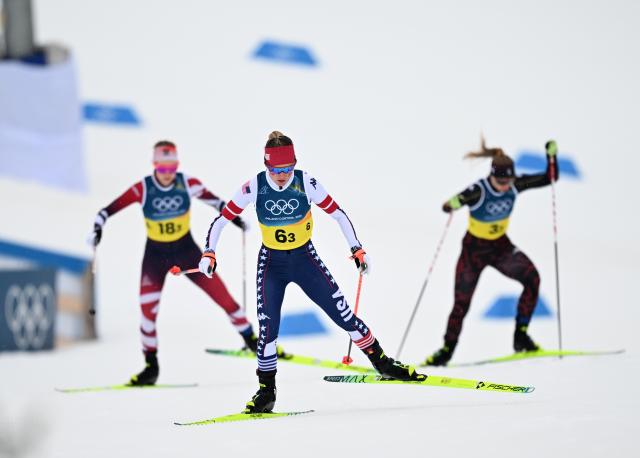 (260214) -- TESERO, Feb. 14, 2026 (Xinhua) -- Athletes compete during the cross-country skiing women's 4x7.5km relay match at the Milan-Cortina 2026 Olympic Winter Games in Tesero, Italy, Feb. 14, 2026. (Xinhua/He Canling)