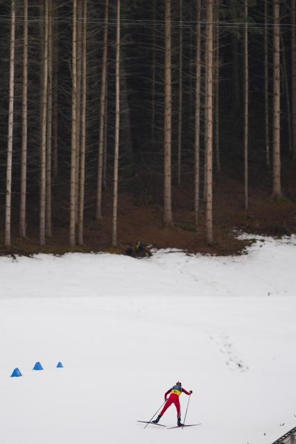 (260214) -- TESERO, Feb. 14, 2026 (Xinhua) -- Karoline Simpson-Larsen of Norway competes during the cross-country skiing women's 4x7.5km relay match at the Milan-Cortina 2026 Olympic Winter Games in Tesero, Italy, Feb. 14, 2026. (Xinhua/Peng Ziyang)