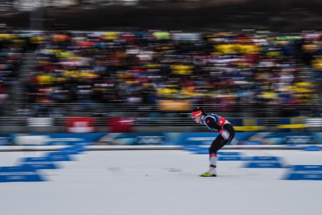 (260214) -- TESERO, Feb. 14, 2026 (Xinhua) -- Yilamujiang Dinigeer of China competes during the cross-country skiing women's 4x7.5km relay match at the Milan-Cortina 2026 Olympic Winter Games in Tesero, Italy, Feb. 14, 2026. (Xinhua/Peng Ziyang)