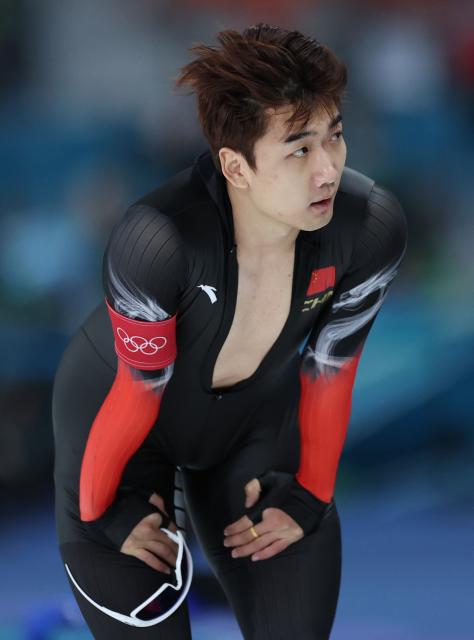 (260214) -- MILAN, Feb. 14, 2026 (Xinhua) -- Gao Tingyu of China reacts after the speed skating men's 500m final at the Milan-Cortina 2026 Olympic Winter Games in Milan, Italy, Feb. 14, 2026. (Xinhua/Li Jing)