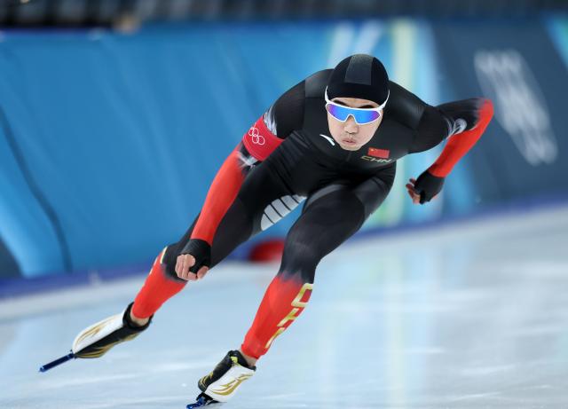 (260214) -- MILAN, Feb. 14, 2026 (Xinhua) -- Gao Tingyu of China competes during the speed skating men's 500m final at the Milan-Cortina 2026 Olympic Winter Games in Milan, Italy, Feb. 14, 2026. (Xinhua/Li Jing)