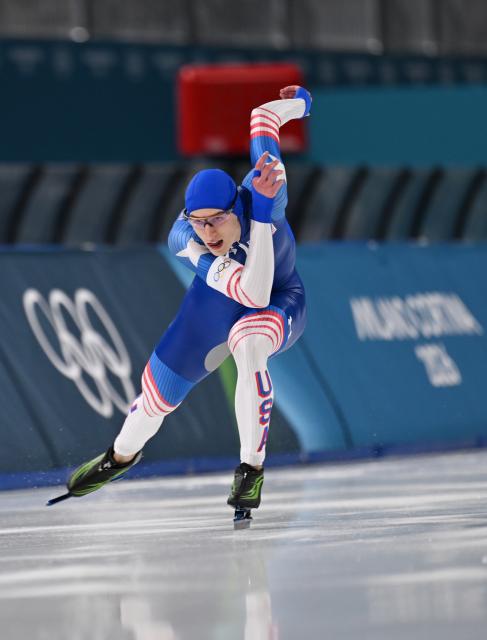 (260214) -- MILAN, Feb. 14, 2026 (Xinhua) -- Jordan Stolz of the United States competes during the speed skating men's 500m final at the Milan-Cortina 2026 Olympic Winter Games in Milan, Italy, Feb. 14, 2026. (Xinhua/Wu Wei)