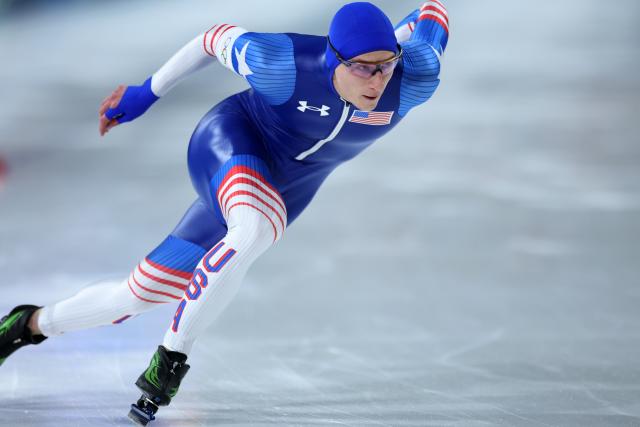 (260214) -- MILAN, Feb. 14, 2026 (Xinhua) -- Jordan Stolz of the United States competes during the speed skating men's 500m final at the Milan-Cortina 2026 Olympic Winter Games in Milan, Italy, Feb. 14, 2026. (Xinhua/Li Jing)