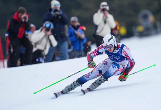(260214) -- BORMIO, Feb. 14, 2026 (Xinhua) -- Henrik Kristoffersen of Norway competes during the alpine skiing men's giant slalom run 2 at the Milan-Cortina 2026 Olympic Winter Games in Bormio, Italy, Feb. 14, 2026. (Xinhua/Hu Huhu)