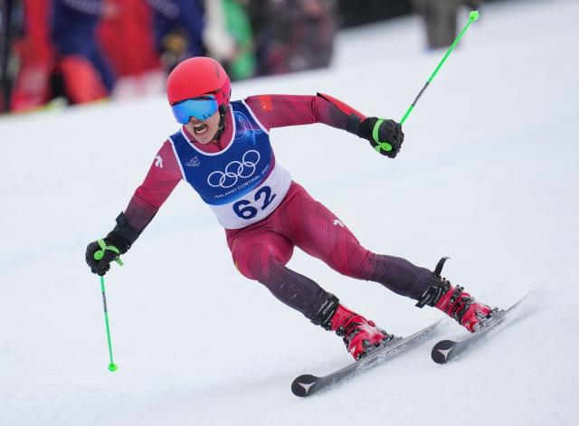 (260214) -- BORMIO, Feb. 14, 2026 (Xinhua) -- Li Xiaochen of China competes during the alpine skiing men's giant slalom run 2 at the Milan-Cortina 2026 Olympic Winter Games in Bormio, Italy, Feb. 14, 2026. (Xinhua/Hu Huhu)