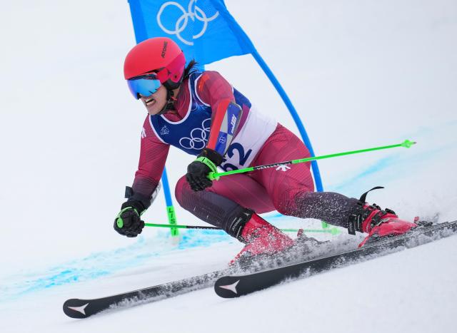 (260214) -- BORMIO, Feb. 14, 2026 (Xinhua) -- Li Xiaochen of China competes during the alpine skiing men's giant slalom run 2 at the Milan-Cortina 2026 Olympic Winter Games in Bormio, Italy, Feb. 14, 2026. (Xinhua/Hu Huhu)