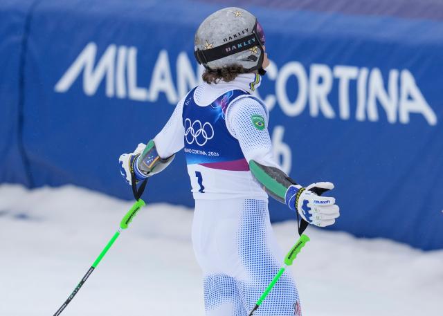 (260214) -- BORMIO, Feb. 14, 2026 (Xinhua) -- Lucas Pinheiro Braathen of Brazil reacts after the alpine skiing men's giant slalom run 2 at the Milan-Cortina 2026 Olympic Winter Games in Bormio, Italy, Feb. 14, 2026. (Xinhua/Hu Huhu)