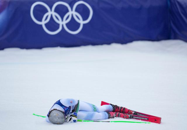 (260214) -- BORMIO, Feb. 14, 2026 (Xinhua) -- Lucas Pinheiro Braathen of Brazil reacts after the alpine skiing men's giant slalom run 2 at the Milan-Cortina 2026 Olympic Winter Games in Bormio, Italy, Feb. 14, 2026. (Xinhua/Hu Huhu)
