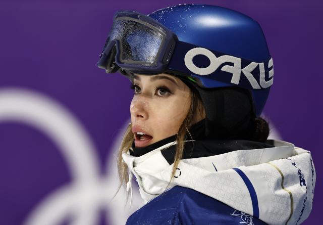 (260214) -- LIVIGNO, Feb. 14, 2026 (Xinhua) -- Gu Ailing of China waits for the score during the free skiing women's freeski big air qualification at the Milan-Cortina 2026 Olympic Winter Games in Livigno, Italy, Feb. 14, 2026. (Xinhua/Wang Peng)