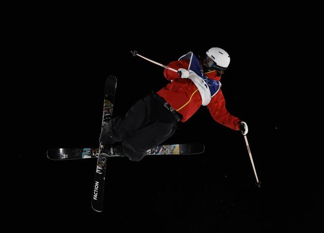 (260214) -- LIVIGNO, Feb. 14, 2026 (Xinhua) -- Yang Ruyi of China competes during the free skiing women's freeski big air qualification at the Milan-Cortina 2026 Olympic Winter Games in Livigno, Italy, Feb. 14, 2026. (Xinhua/Wang Peng)