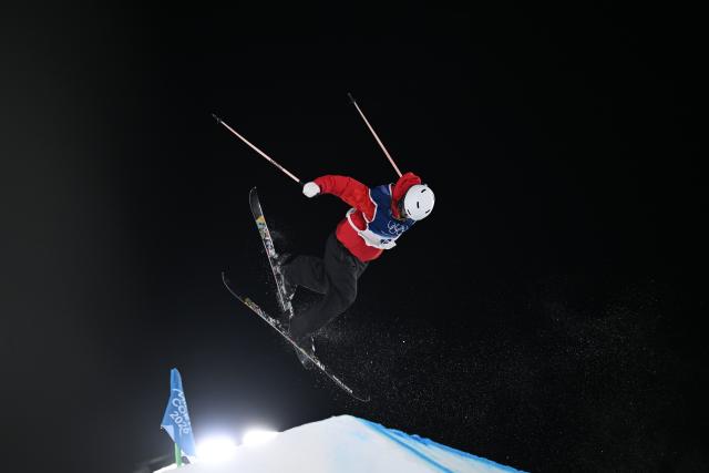 (260214) -- LIVIGNO, Feb. 14, 2026 (Xinhua) -- Yang Ruyi of China competes during the free skiing women's freeski big air qualification at the Milan-Cortina 2026 Olympic Winter Games in Livigno, Italy, Feb. 14, 2026. (Xinhua/Xia Yifang)