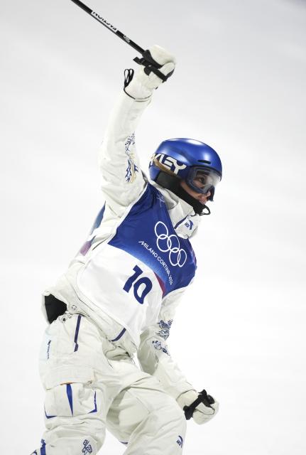 (260214) -- LIVIGNO, Feb. 14, 2026 (Xinhua) -- Gu Ailing of China celebrates during the free skiing women's freeski big air qualification at the Milan-Cortina 2026 Olympic Winter Games in Livigno, Italy, Feb. 14, 2026. (Xinhua/Hu Chao)