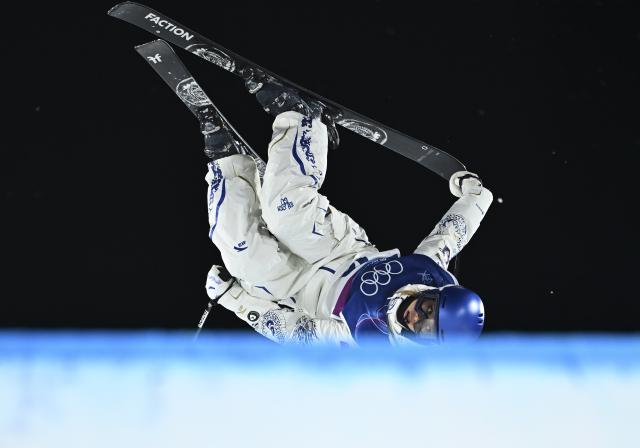 (260214) -- LIVIGNO, Feb. 14, 2026 (Xinhua) -- Gu Ailing of China competes during the free skiing women's freeski big air qualification at the Milan-Cortina 2026 Olympic Winter Games in Livigno, Italy, Feb. 14, 2026. (Xinhua/Zhang Hongxiang)