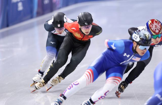 (260214) -- MILAN, Feb. 14, 2026 (Xinhua) -- Liu Shaoang (2nd L) of China competes during the short track speed skating men's 1500m semifinal at the Milan-Cortina 2026 Olympic Winter Games in Milan, Italy, Feb. 14, 2026. (Xinhua/Chen Yichen)