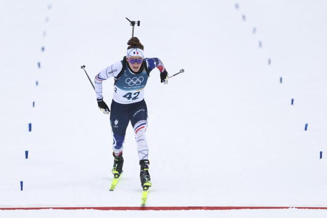 (260214) -- ANTERSELVA, Feb. 14, 2026 (Xinhua) -- Lou Jeanmonnot of France competes during the biathlon women's 7.5km sprint event at the Milan-Cortina 2026 Olympic Winter Games in Anterselva, Italy, Feb. 14, 2026. (Xinhua/Zhang Tao)