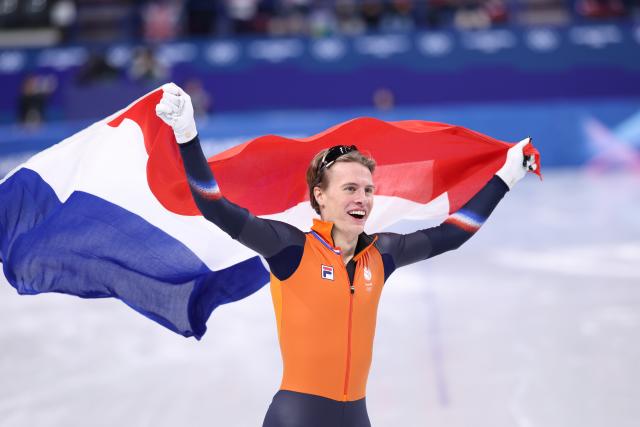 (260214) -- MILAN, Feb. 14, 2026 (Xinhua) -- Jens van 'T Wout of the Netherlands celebrates after the short track speed skating men's 1500m final A at the Milan-Cortina 2026 Olympic Winter Games in Milan, Italy, Feb. 14, 2026. (Xinhua/Chen Yichen)