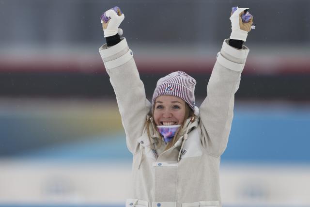 (260215) -- ANTERSELVA, Feb. 15, 2026 (Xinhua) -- Silver medalist Oceane Michelon of France celebrates during the awarding ceremony of the biathlon women's 7.5km sprint event at the Milan-Cortina 2026 Olympic Winter Games in Anterselva, Italy, Feb. 14, 2026. (Xinhua/Zhang Tao)