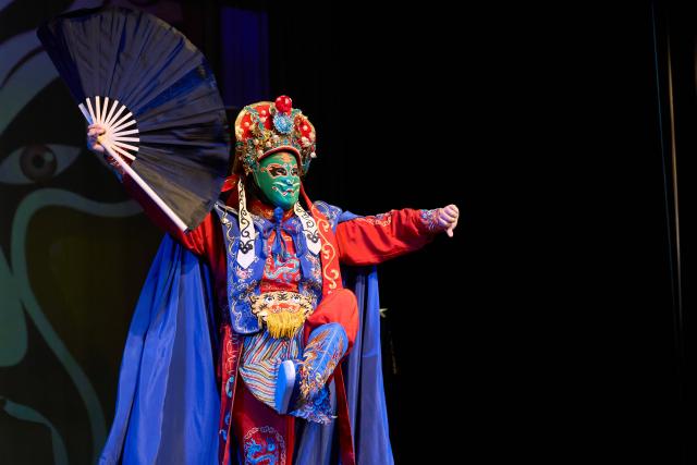 (260215) -- ST. PETERSBURG, Feb. 15, 2026 (Xinhua) -- A Chinese performer stages a face-changing performance at a "Happy Chinese New Year" celebration event in St. Petersburg, Russia, Feb. 14, 2026. (Photo by Irina Motina/Xinhua)
