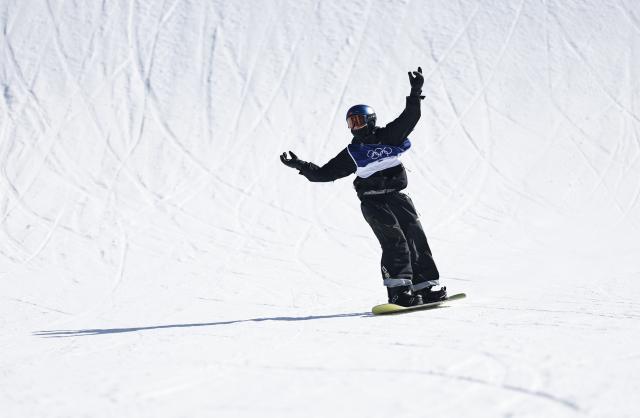 (260215) -- LIVIGNO, Feb. 15, 2026 (Xinhua) -- Su Yiming of China reacts during the snowboard men's snowboard slopestyle qualification at the Milan-Cortina 2026 Olympic Winter Games in Livigno, Italy, Feb. 15, 2026. (Xinhua/Wang Peng)
