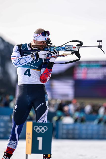 (260215) -- ANTERSELVA, Feb. 15, 2026 (Xinhua) -- Emilien Jacquelin of France shoots during the biathlon Men's 12.5km Pursuit at the 2026 Milan-Cortina Winter Olympics in Anterselva, Italy, Feb. 15, 2026. (Xinhua/Jiang Han)
