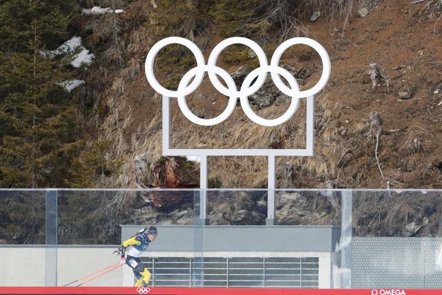 (260215) -- ANTERSELVA, Feb. 15, 2026 (Xinhua) -- Martin Ponsiluoma of Sweden competes during the biathlon Men's 12.5km Pursuit at the 2026 Milan-Cortina Winter Olympics in Anterselva, Italy, Feb. 15, 2026. (Xinhua/Zhang Tao)