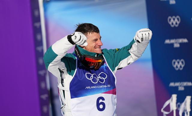 (260215) -- LIVIGNO, Feb. 15, 2026 (Xinhua) -- Matt Graham of Australia celebrates after the freestyle skiing men's dual moguls small final at the Milan-Cortina 2026 Olympic Winter Games in Livigno, Italy, Feb. 15, 2026. (Xinhua/Wu Huiwo)