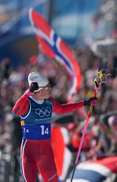 (260215) -- TESERO, Feb. 15, 2026 (Xinhua) -- Johannes Hoesflot Klaebo of Norway celebrates after the cross-country skiing men's 4X7.5km relay match at the Milan-Cortina 2026 Olympic Winter Games in Tesero, Italy, Feb. 15, 2026. (Xinhua/Peng Ziyang)