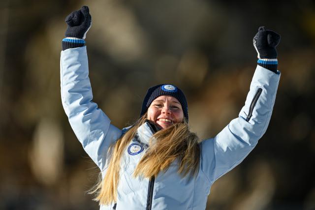 (260215) -- ANTERSELVA), Feb. 15, 2026 (Xinhua) -- Bronze medalist Suvi Minkkinen of Finland celebrates during the awarding ceremony of the biathlon women's 10km pursuit at the 2026 Milan-Cortina Winter Olympics in Anterselva, Italy, Feb. 15, 2026. (Xinhua/Jiang Han)
