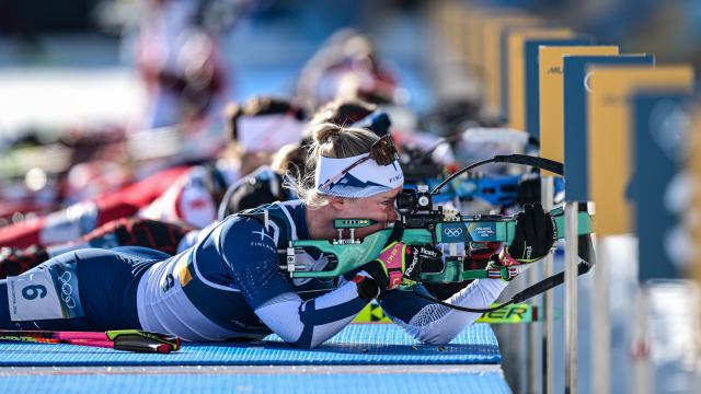 (260215) -- ANTERSELVA), Feb. 15, 2026 (Xinhua) -- Suvi Minkkinen of Finland competes during the biathlon women's 10km pursuit at the 2026 Milan-Cortina Winter Olympics in Anterselva, Italy, Feb. 15, 2026. (Xinhua/Jiang Han)