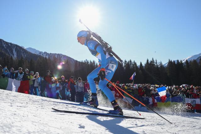 (260215) -- ANTERSELVA), Feb. 15, 2026 (Xinhua) -- Lisa Vittozzi of Italy competes during the biathlon women's 10km pursuit at the 2026 Milan-Cortina Winter Olympics in Anterselva, Italy, Feb. 15, 2026. (Xinhua/Zhang Tao)