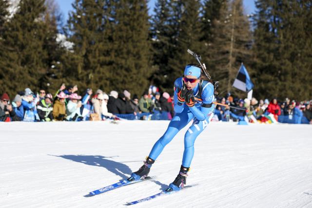 (260215) -- ANTERSELVA), Feb. 15, 2026 (Xinhua) -- Lisa Vittozzi of Italy competes during the biathlon women's 10km pursuit at the 2026 Milan-Cortina Winter Olympics in Anterselva, Italy, Feb. 15, 2026. (Xinhua/Zhang Tao)