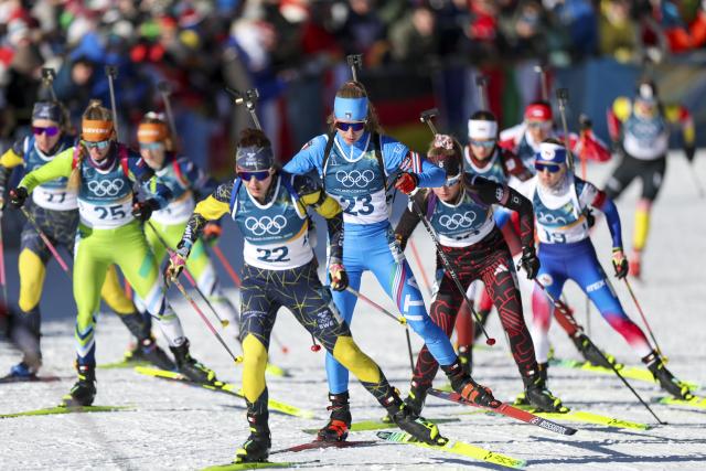 (260215) -- ANTERSELVA), Feb. 15, 2026 (Xinhua) -- Athletes compete during the biathlon women's 10km pursuit at the 2026 Milan-Cortina Winter Olympics in Anterselva, Italy, Feb. 15, 2026. (Xinhua/Zhang Tao)