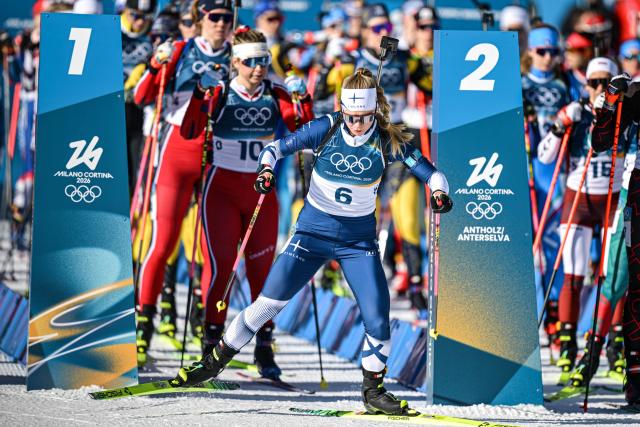 (260215) -- ANTERSELVA), Feb. 15, 2026 (Xinhua) -- Suvi Minkkinen of Finland departs during the biathlon women's 10km pursuit at the 2026 Milan-Cortina Winter Olympics in Anterselva, Italy, Feb. 15, 2026. (Xinhua/Jiang Han)