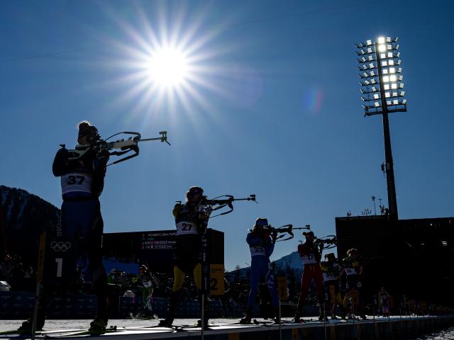 (260215) -- ANTERSELVA), Feb. 15, 2026 (Xinhua) -- Athletes compete during the biathlon women's 10km pursuit at the 2026 Milan-Cortina Winter Olympics in Anterselva, Italy, Feb. 15, 2026. (Xinhua/Jiang Han)