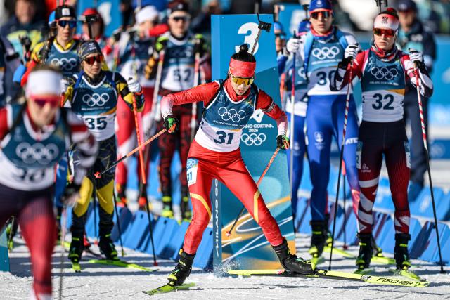 (260215) -- ANTERSELVA), Feb. 15, 2026 (Xinhua) -- Chu Yuanmeng (C) of China departs during the biathlon women's 10km pursuit at the 2026 Milan-Cortina Winter Olympics in Anterselva, Italy, Feb. 15, 2026. (Xinhua/Jiang Han)