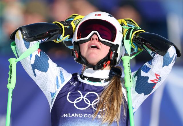 (260215) -- CORTINA D'AMPEZZO, Feb. 15, 2026 (Xinhua) -- Thea Louise Stjernesund of Norway celebrates after the alpine skiing women's giant slalom run 2 at the Milan-Cortina 2026 Olympic Winter Games in Cortina, Italy, Feb. 15, 2026. (Xinhua/Zhang Chenlin)
