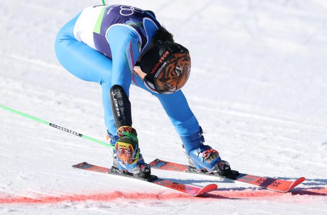 (260215) -- CORTINA D'AMPEZZO, Feb. 15, 2026 (Xinhua) -- Federica Brignone of Italy competes during the alpine skiing women's giant slalom run 2 at the Milan-Cortina 2026 Olympic Winter Games in Cortina, Italy, Feb. 15, 2026. (Xinhua/Zhang Chenlin)