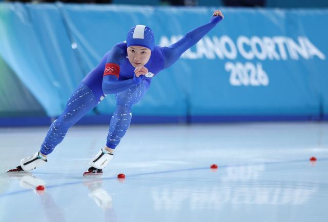 (260215) -- MILAN, Feb. 15, 2026 (Xinhua) -- Chen Ying-chu of Chinese Taipei competes during the speed skating women's 500m final match at the Milan-Cortina 2026 Olympic Winter Games in Milan, Italy, Feb. 15, 2026. (Xinhua/Li Jing)