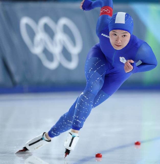 (260215) -- MILAN, Feb. 15, 2026 (Xinhua) -- Chen Ying-chu of Chinese Taipei competes during the speed skating women's 500m final match at the Milan-Cortina 2026 Olympic Winter Games in Milan, Italy, Feb. 15, 2026. (Xinhua/Li Jing)