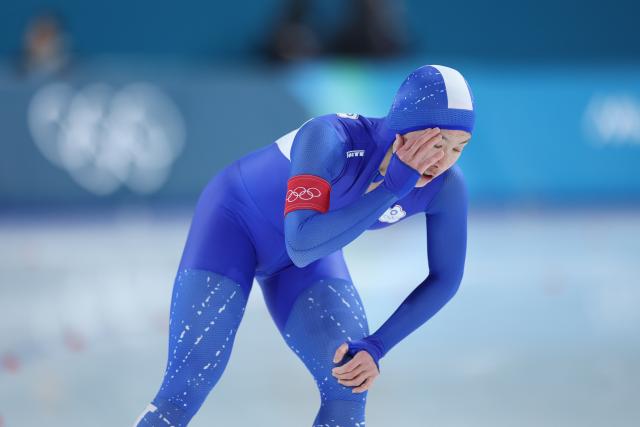 (260215) -- MILAN, Feb. 15, 2026 (Xinhua) -- Chen Ying-chu of Chinese Taipei reacts after the speed skating women's 500m final match at the Milan-Cortina 2026 Olympic Winter Games in Milan, Italy, Feb. 15, 2026. (Xinhua/Li Jing)